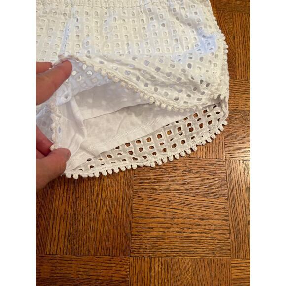 Lily Pulitzer eyelet shorts small - Picture 2 of 5